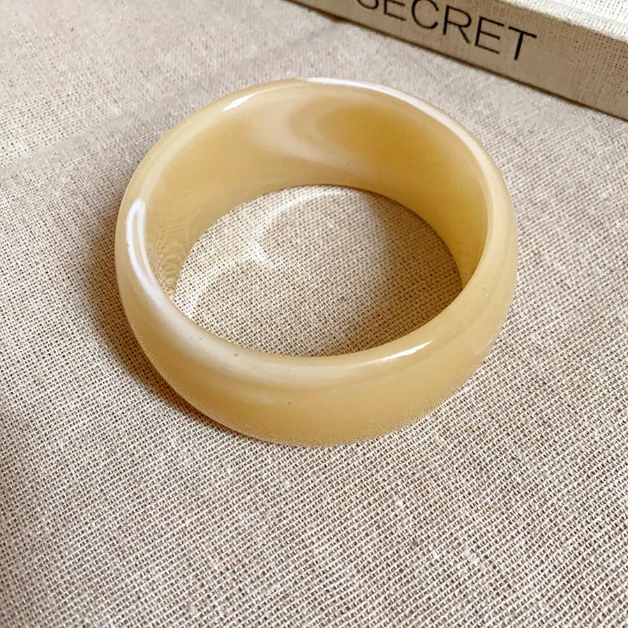 Geometric Open Bangle: Luxurious Modern Bracelet with Minimalist Chic