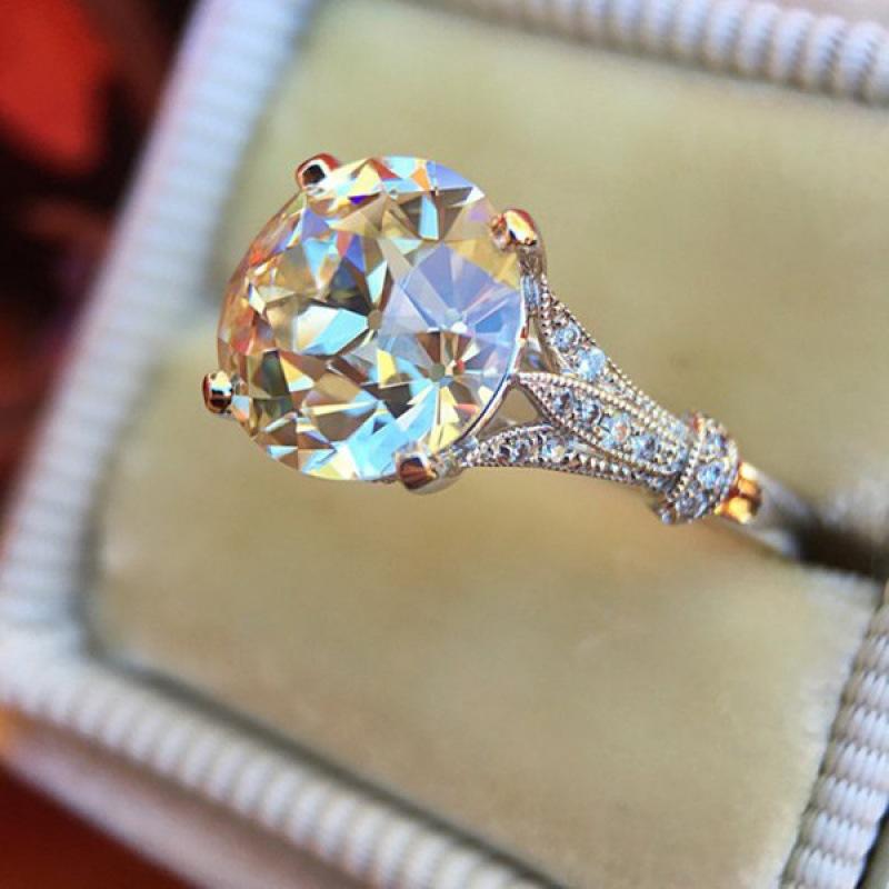 

Green empty wish new rose gold white round diamond four claw ring suitable for daily travel wedding wear No. 10