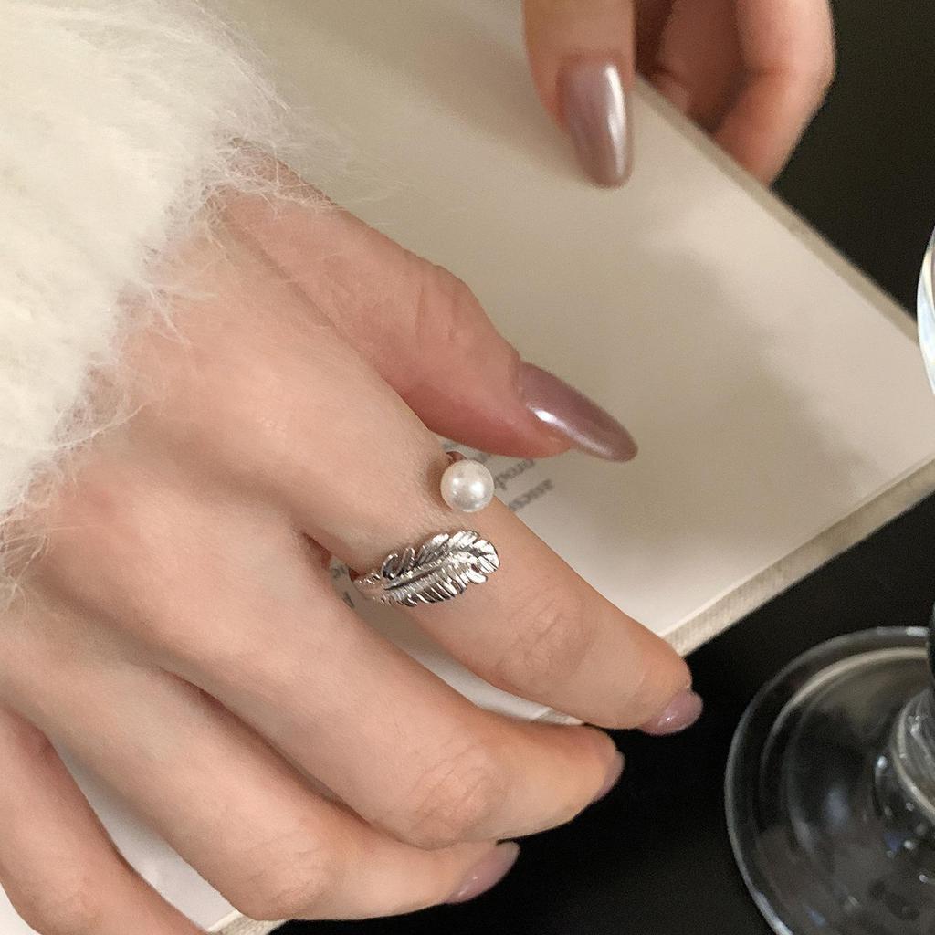 Elegant Adjustable Feather Ring for Women – Trendy, Sweet, Minimalist Design for Index Finger