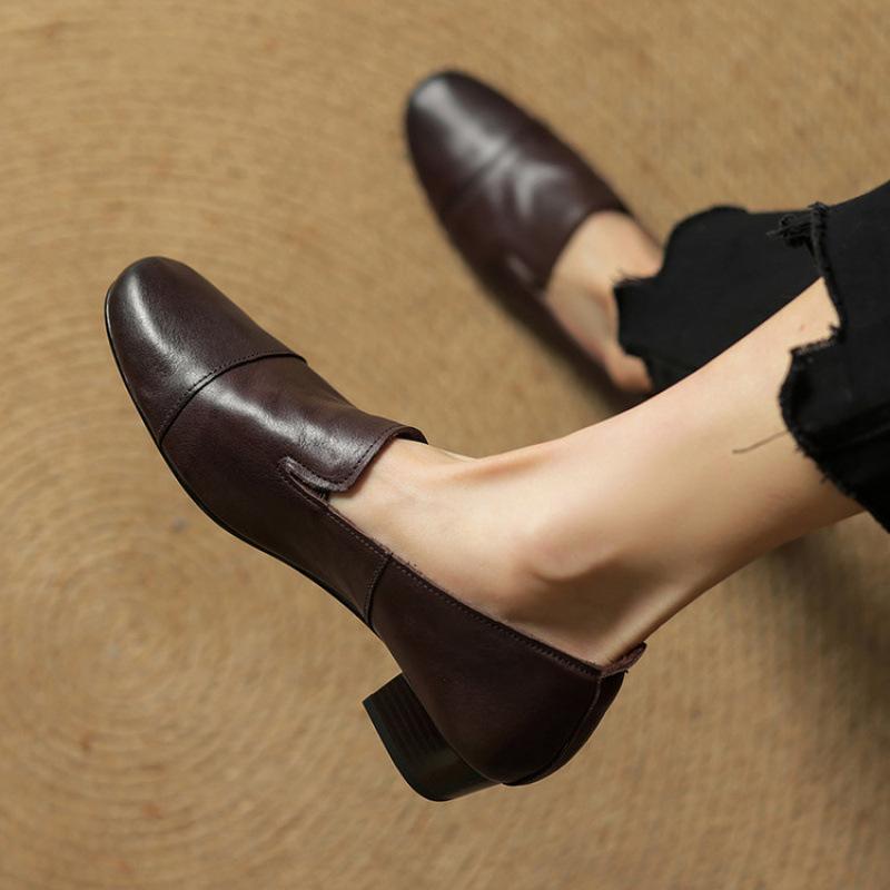 Four Seasons Wear Black Small Leather Shoes New Comfortable Leather Single Shoes Women's Head Casual Shallow Mouth Medium Heel Large Size Shoes S