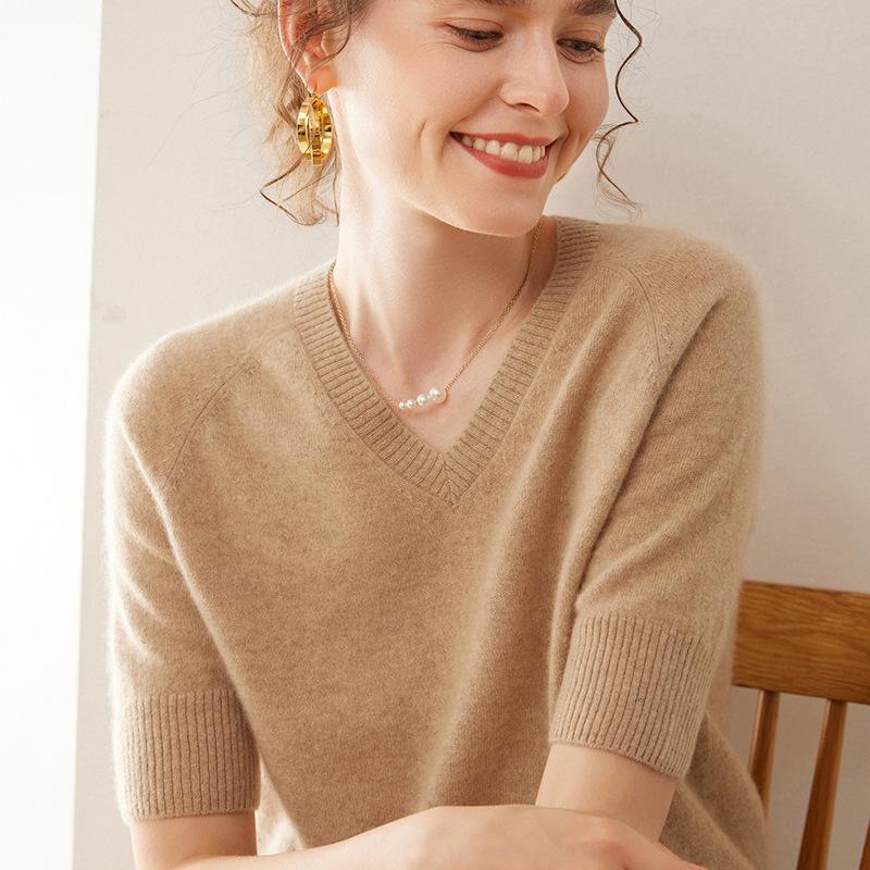 Women's V-Neck Cashmere Knit Five-Sleeve Sweater - Soft, Slim Fit for Spring/Autumn