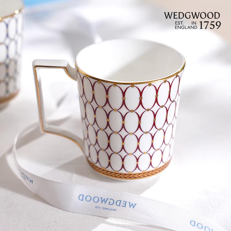 Wedgwood Golden Age 1058817 Gilded Red Bone China Mug