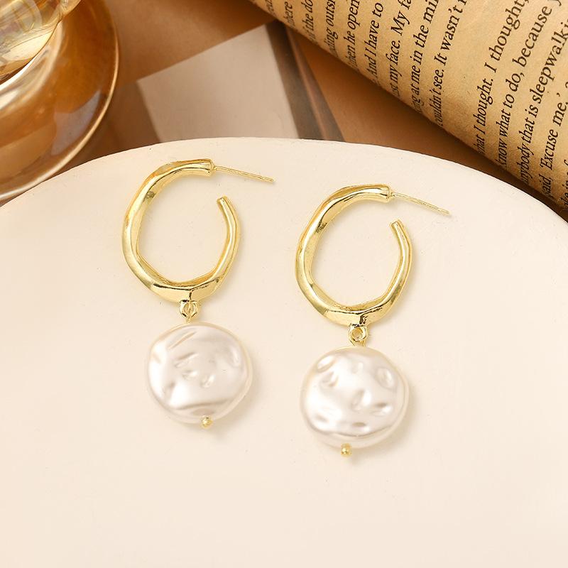 Heiß verkaufendes Set mit neun Teilen in leichter Luxusausführung mit perlenbesetzten Ohrringen mit Diamanten Vielseitige Ohrringe mit High-End-Gefühl S925 Silbernadel Schmuck