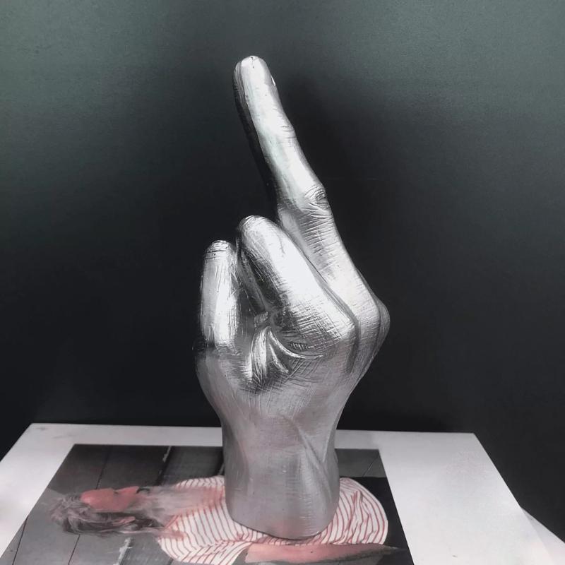 Resin Vertical Middle Finger Craft Sculpture Funny Gesture Statue for Desk and Living Room