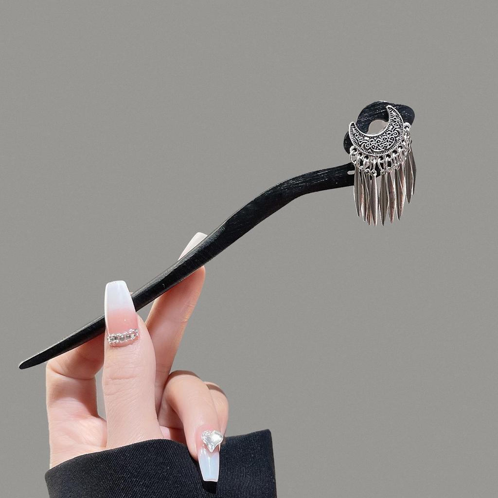 Exquisite Vintage-Inspired Tassel Hairpin for Women - Elegant Hanfu Cheongsam Style Headdress
