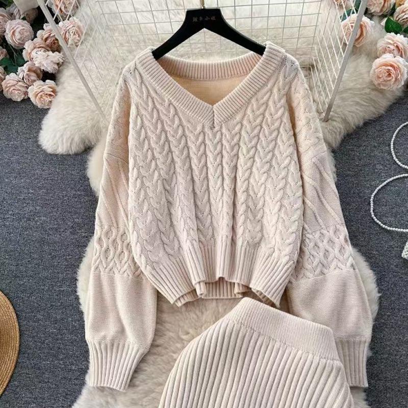 V-neck sweater women's two-piece set autumn and winter new lazy wind twist design loose knitted sweater set