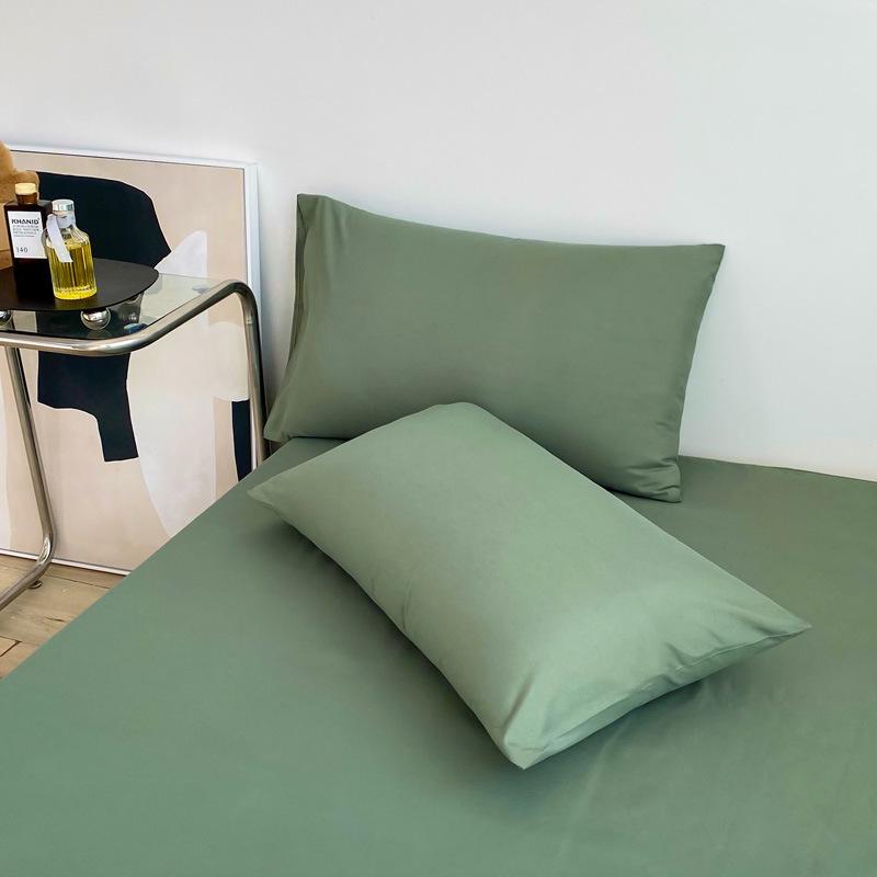 

Однотонная наволочка с начесом для студенческих общежитий 48cm x 74cm One Pillowcase