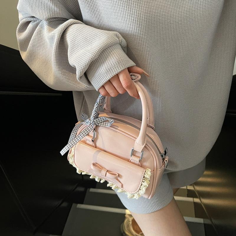 Spring and Summer Small Fresh Bowling Bag 2025 New Versatile Shoulder Messenger Bag Korean Version Fashion Portable Small Square Bag