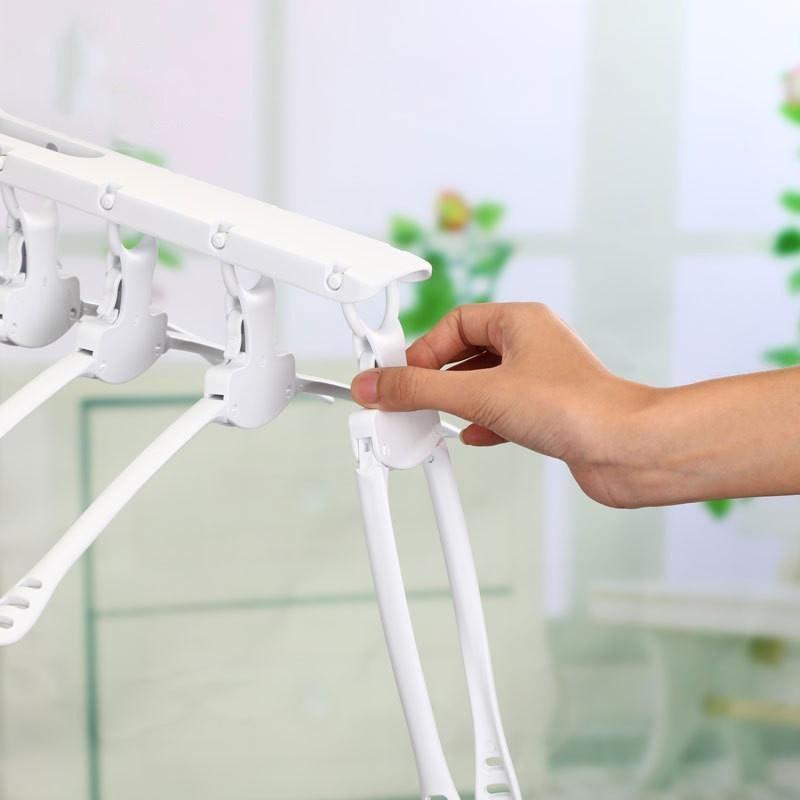New Multifunctional Retractable Hanger Rack Folding Plastic Clothes Hanger Closet Clothing Storage Rack Drying Rack Color Random