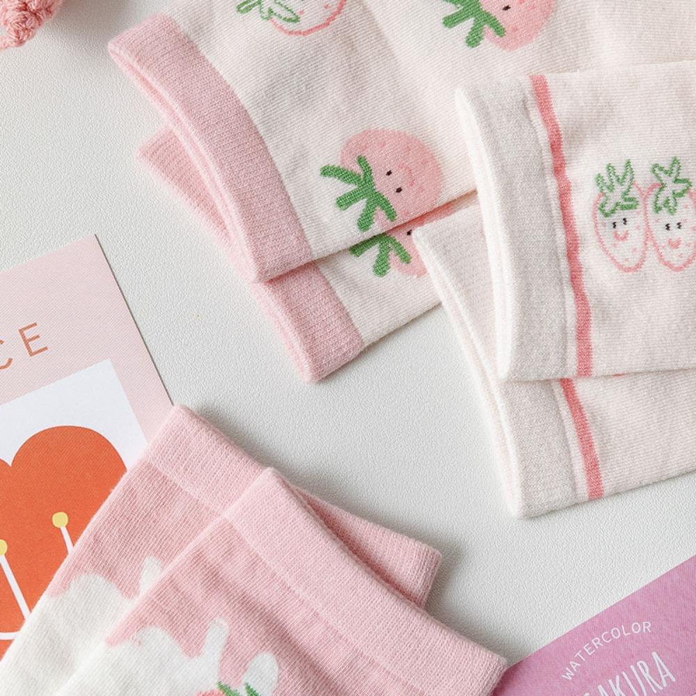 Strawberry Milk Pattern Casual Socks Cute Sports Socks Sweat Absorption Women Cotton Socks