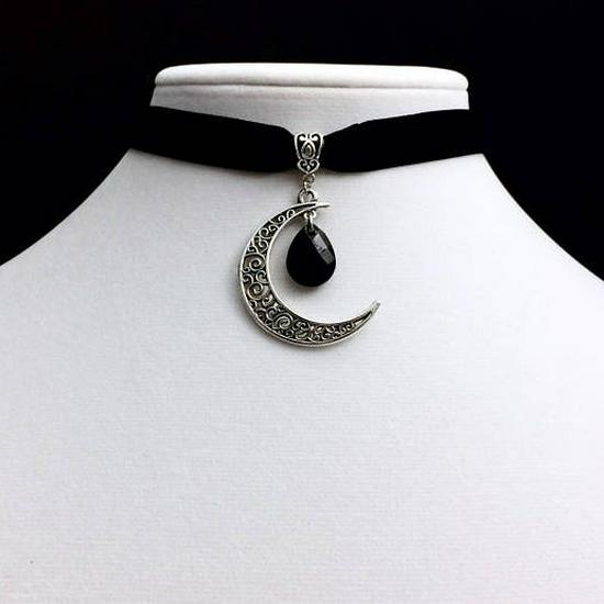 

Gothic Velvet Moon Bag Necklace with Teardrop Stone