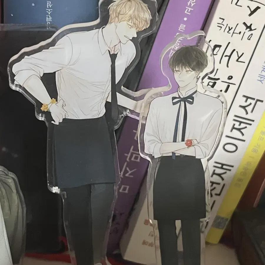 

Cheongapple Paradise Masterpiece Plum Blossom Acrylic Stand