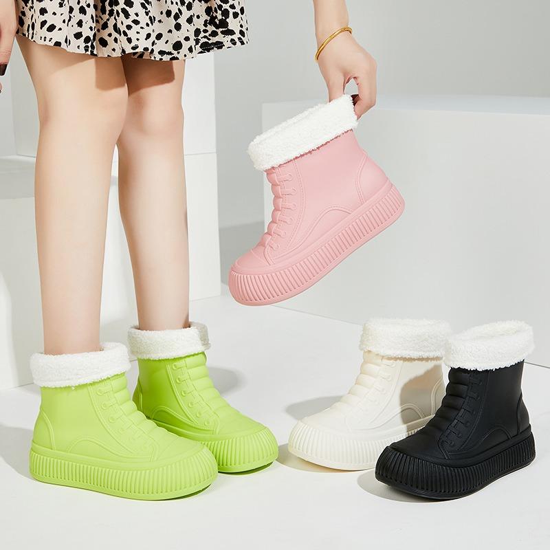 Spring and summer new hollow medium tube versatile women's rain shoes fashion short tube non-slip water shoes adult outer wear