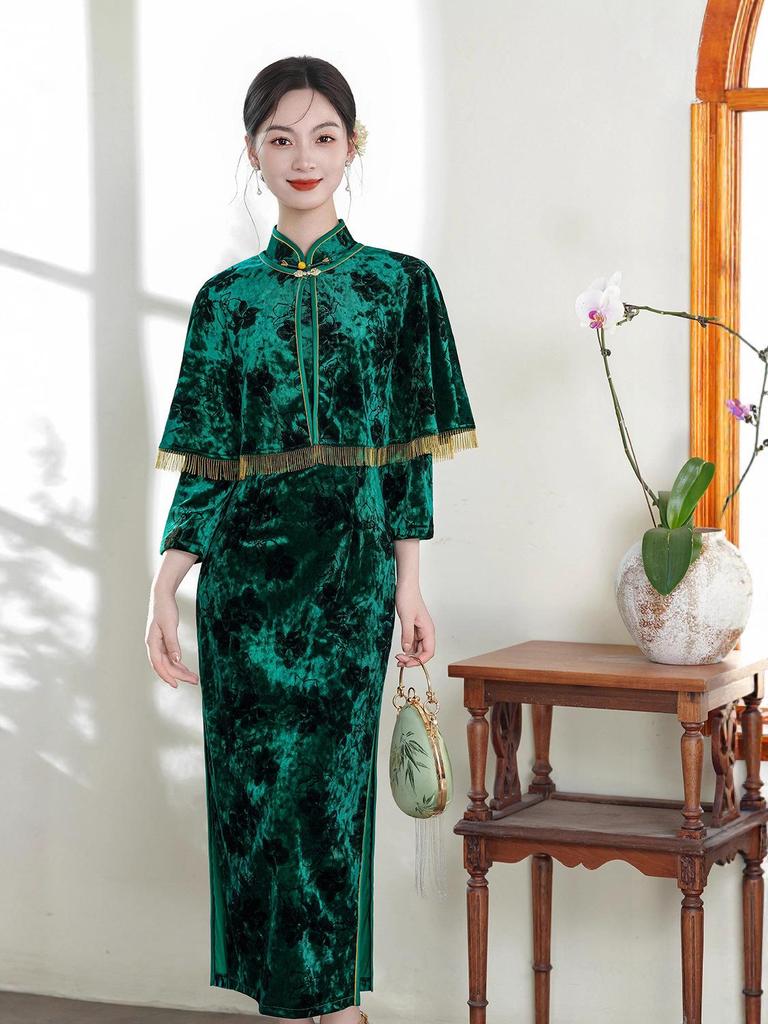 Elegant Green Velvet Cheongsam Two-Piece Set with Shawl for Weddings and Banquets