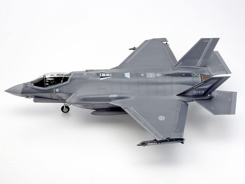 Tamiya 1/48 Masterpiece Aircraft Series No. 124 Lockheed Martin F-35A Lightning II Plastic Model Kit 61124