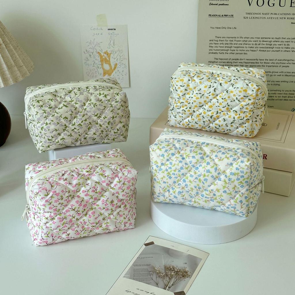 Floral Quilted Makeup Bag - Large Capacity Travel Cosmetic Storage, Non-Collapsible Design