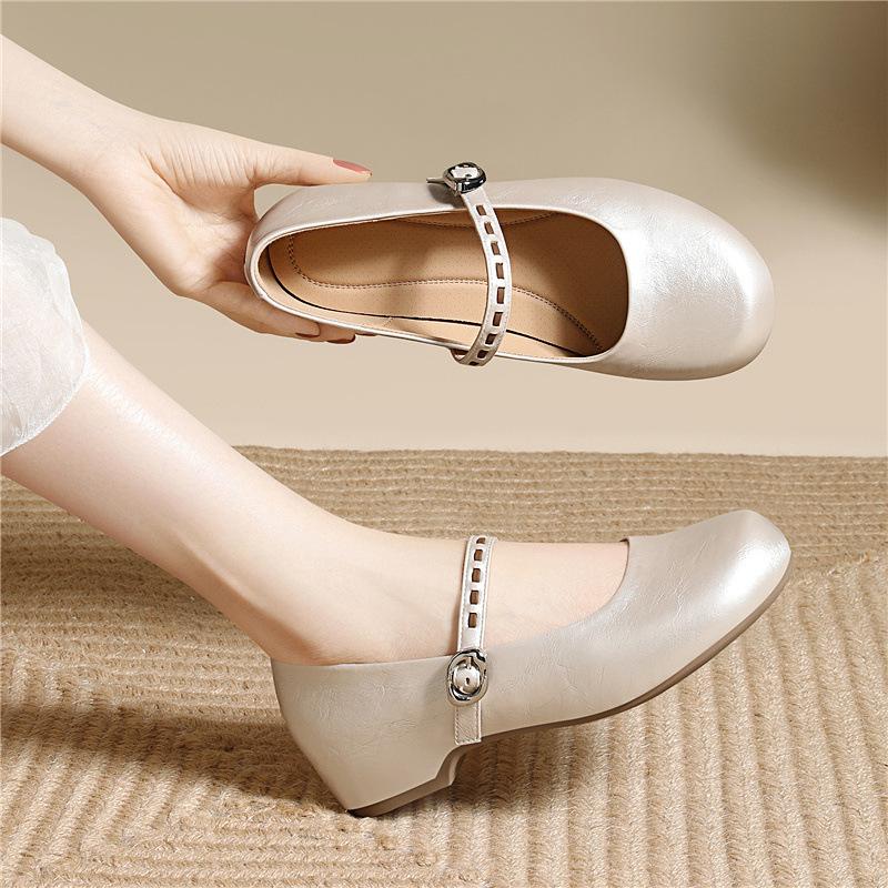 Hepburn style black Mary Jane small leather shoes, high-end sense, professional commuting single shoes, versatile new thick heel shallow mouth