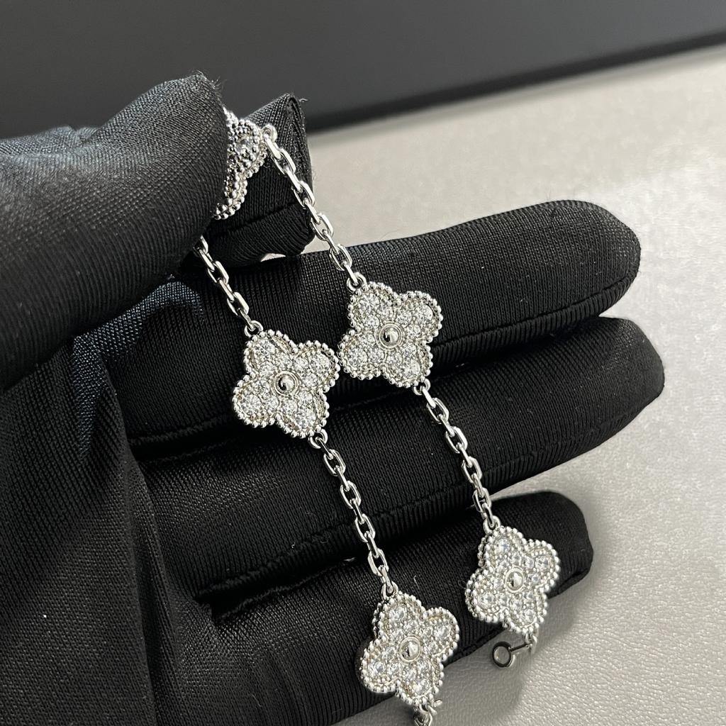 High-end Thin Flower Four-leaf Clover Five-flower Bracelet for Women, High-quality 18K Bracelet for Girlfriend's Birthday Gift