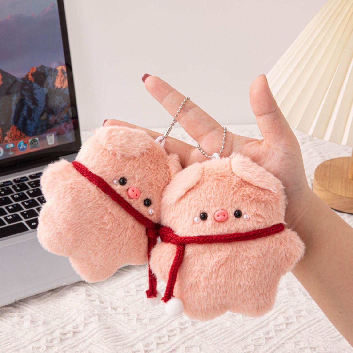 

Розовый плюшевый рюкзак и подвеска в виде свиньи: Милый брелок для девочек и пар Approximately 11cm tall