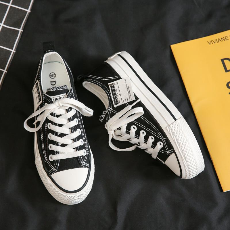 The New Korean Solid Color Low -Top Korean Casual Thick -Soled Canvas Shoes All -Match Muffins Increase