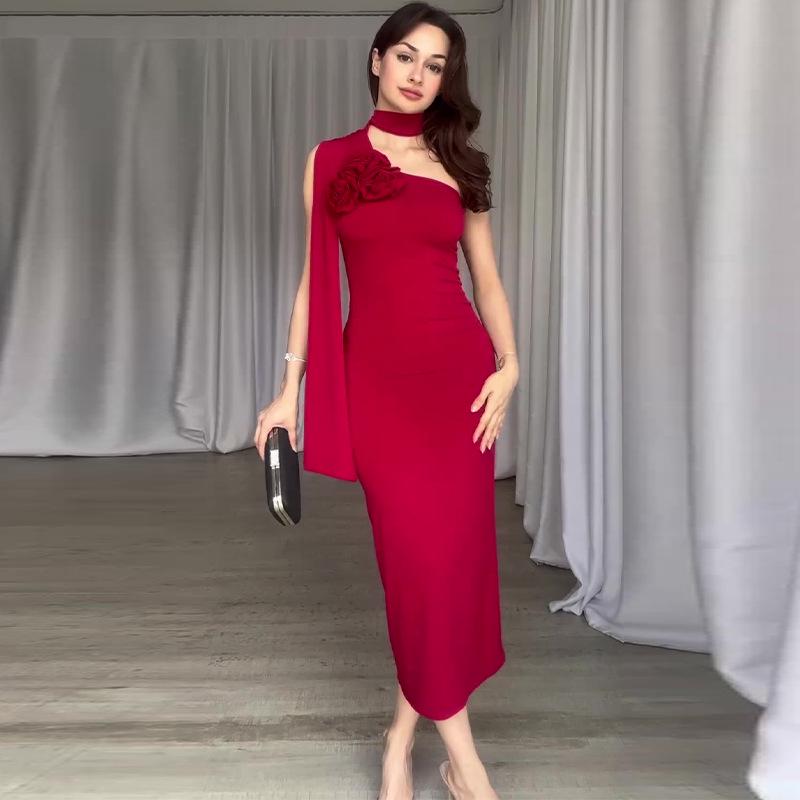 2024 Sommer Damen Asymmetrischer Ausschnitt 3D Blume Hüftbetontes Langes Kleid