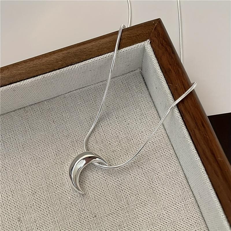 Alloy Moon Pendant Necklace Crescent Moon Choker Jewelry All Match Necklace Jewelry Accessories For Women
