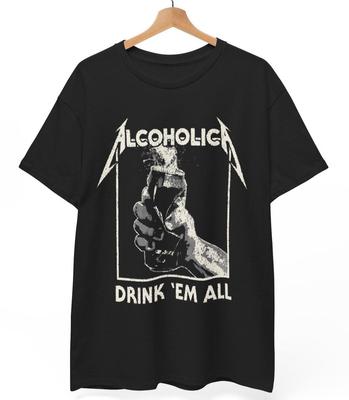 Alcoholica 'Drink 'Em All' T-shirt: Rolig Metall Parodi Grafisk T-shirt Unisex Svartvitt