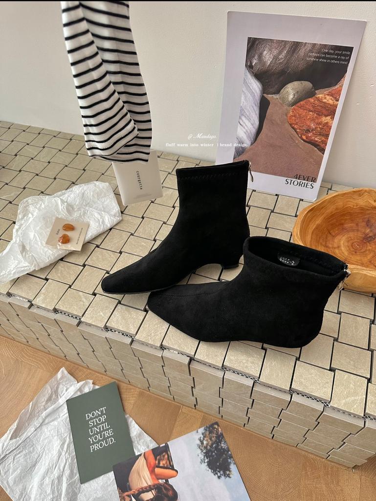 European and American style fashion retro square head small short boots for women looking thin, zipper thick heel and bare boots 2025 autumn and 