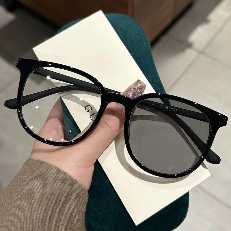 2PCS Korean Pochromic Transition Glasses Fashion High-End TR Ultra-Light Graded Eyeglasses For Men Women