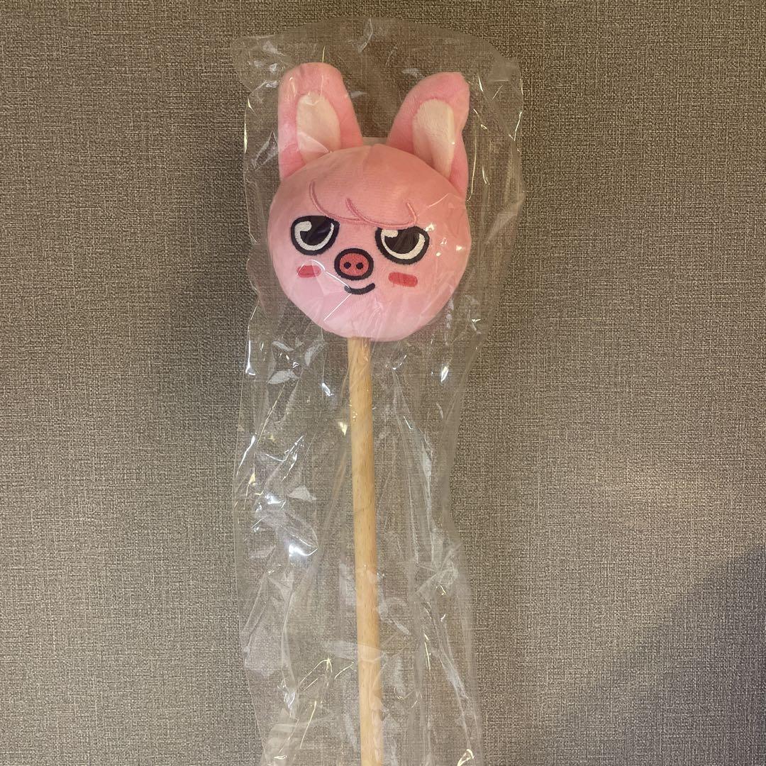 

[USED] Stray Kids Changbin shoulder massager