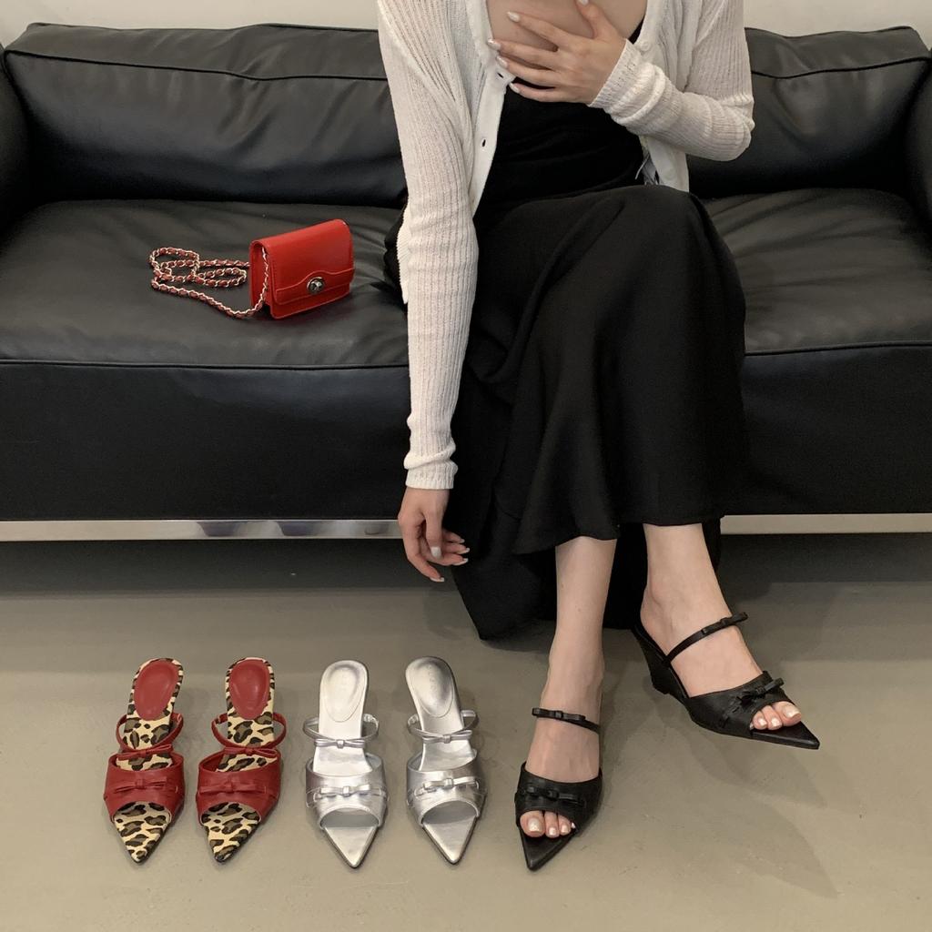 Pointed Sandals Women's 2025 Spring and Summer New Sexy Light Mouth Retro Red Wedge Heel High Heels Wedge Heel Sandals