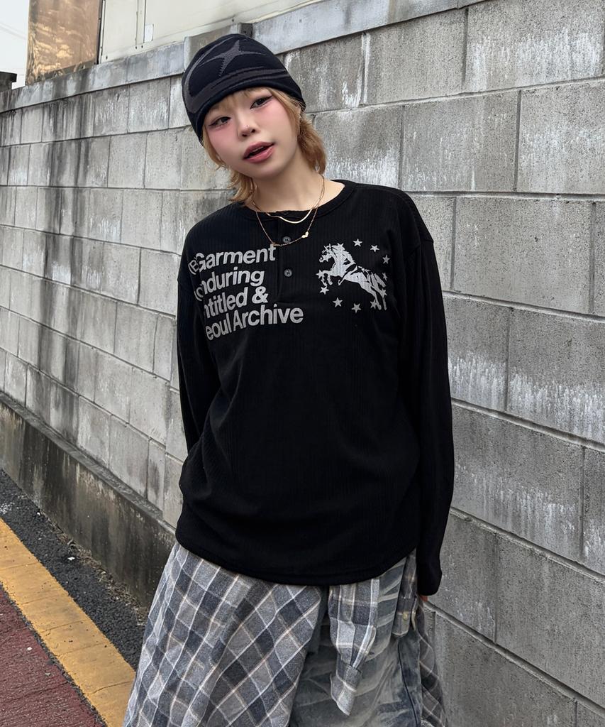 Eontaiteulseoul Unicorn Henley Neck Long Sleeve Black