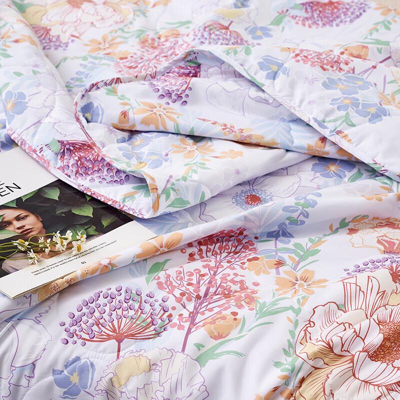 FUANNA Antibacterial Seven-Hole Summer Quilt
