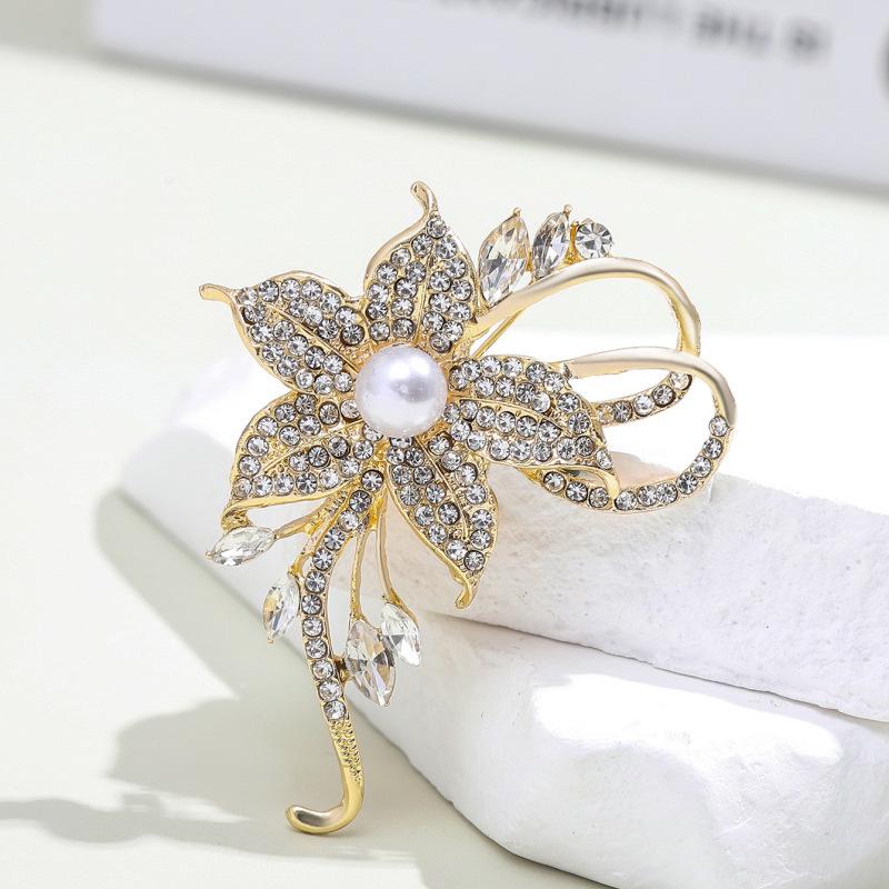 Koreanische Elegante Perlen-Blumenbrosche - Vielseitiges, Luxuriöses Design für Frauen