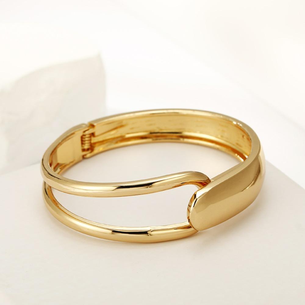 

Elegant Hollowed Bracelet Chic Temperament Open Bracelet Creative Irregular Opening Bangle Girls золотистий