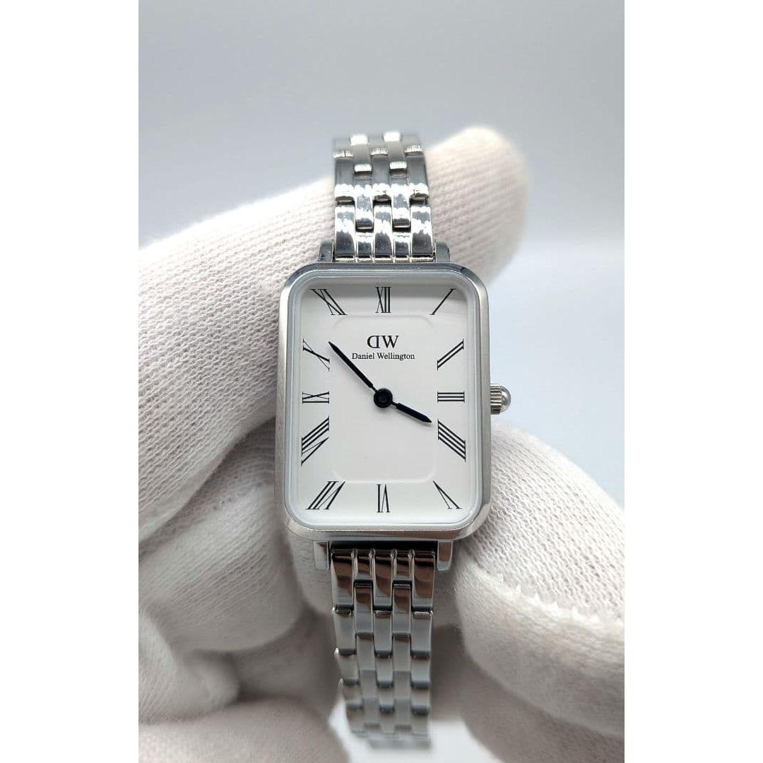 Used [Final price lower] DANIEL WELLINGTON Good condition, stored item, working item, box warranty included