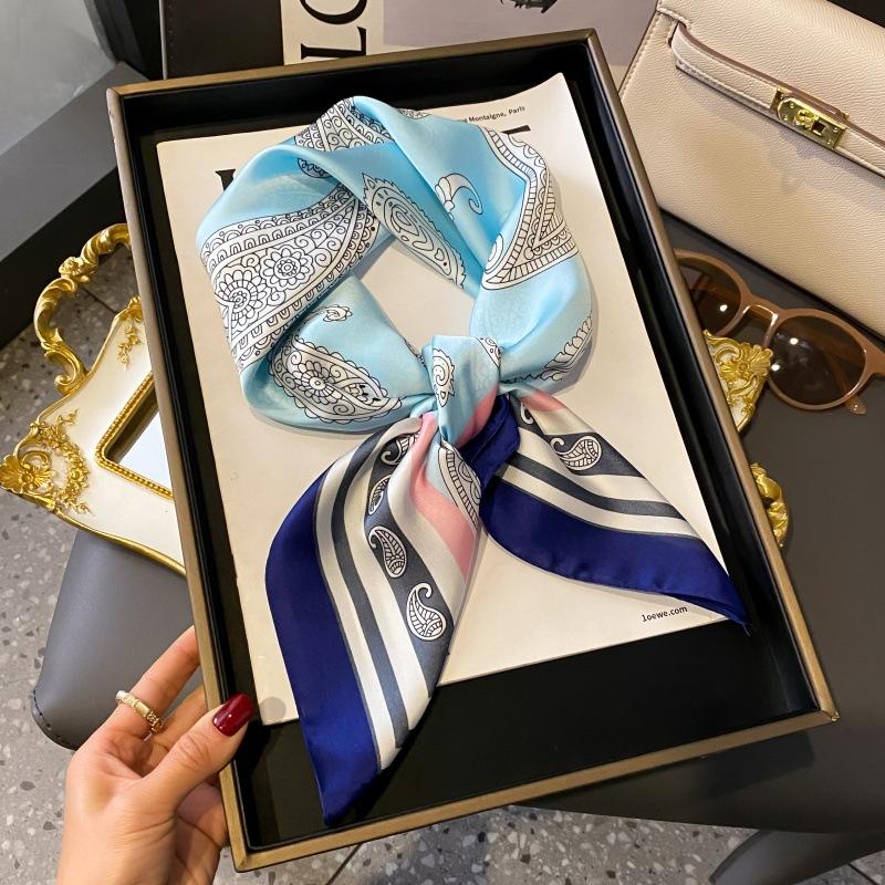 Silk scarf women's neck new scarf with coat 70 small square scarf scarf mother high-end scarf