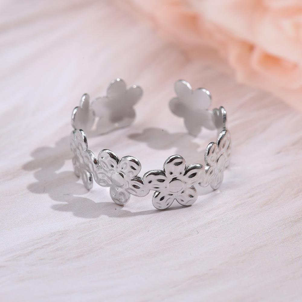 Adjustable Leaf & Heart Shape Aluminum Women s Ring - Non-Fading European & American Style серебряный