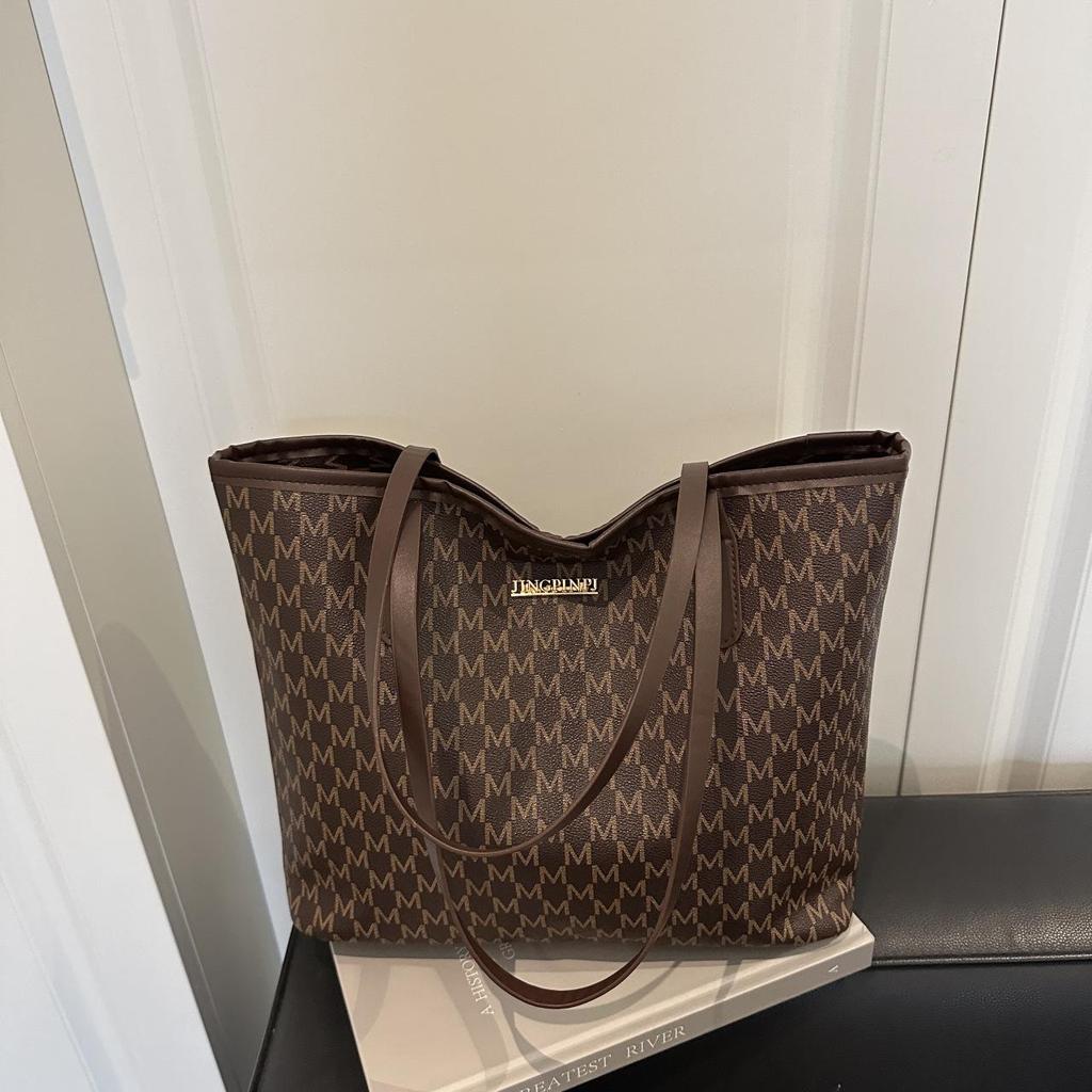 2025 Summer Women's French Tote: Large Capacity Solid Color Shoulder Handbag with Letter Design