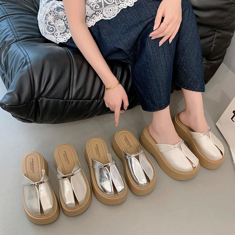 Baotou Semi-versatile Women's Summer Fashion Slippers European Station One Pedal 2025 New Outer Wear Platform Lazy Sandals