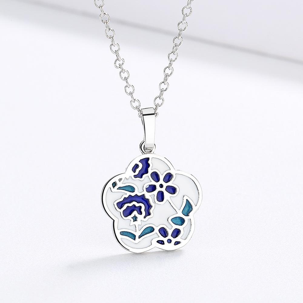 New Enamel Necklace with White Gum dripping Plum Flower Pendant for Lady Elegance