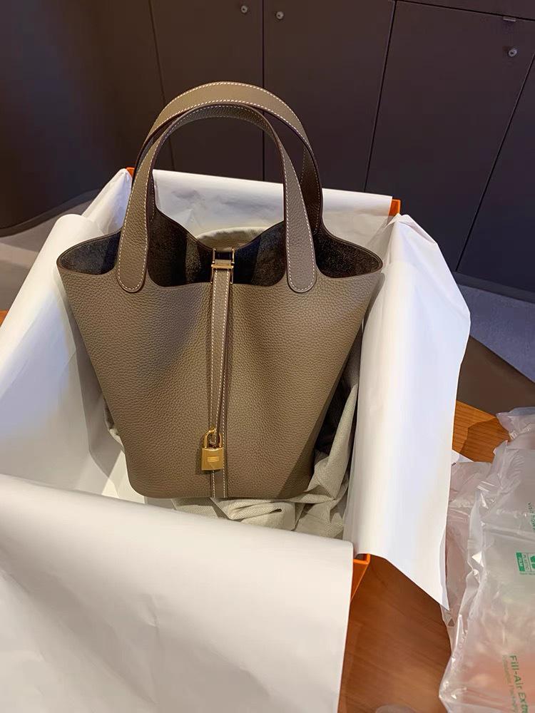 Genuine Leather Women's Bucket Handbag, Large Capacity, High-End Cowhide, 2024 Design