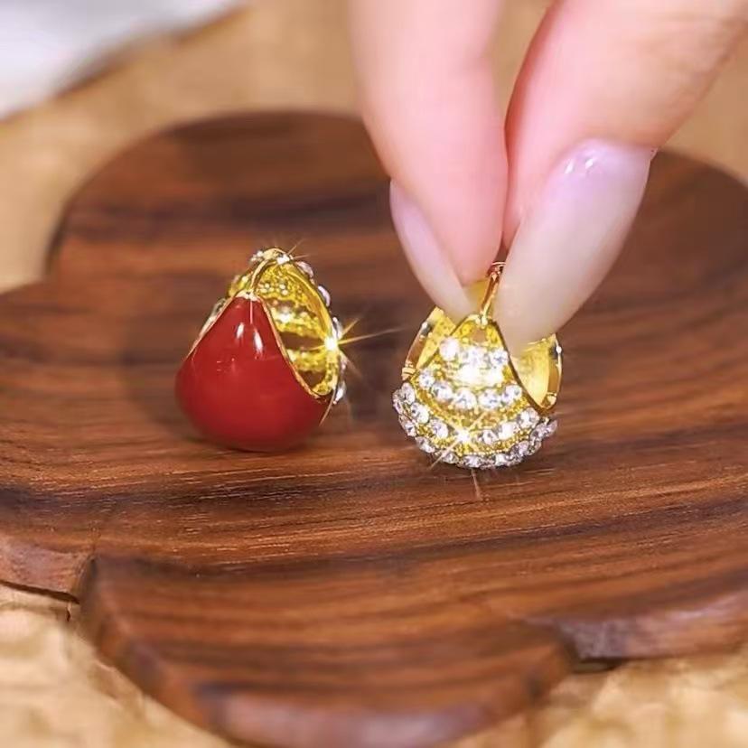 Cercei Ancola Roșu Argintiu Geometrici cu Picătură de Ulei - Modă Retro Manșete de Urechi High-End pentru Femei