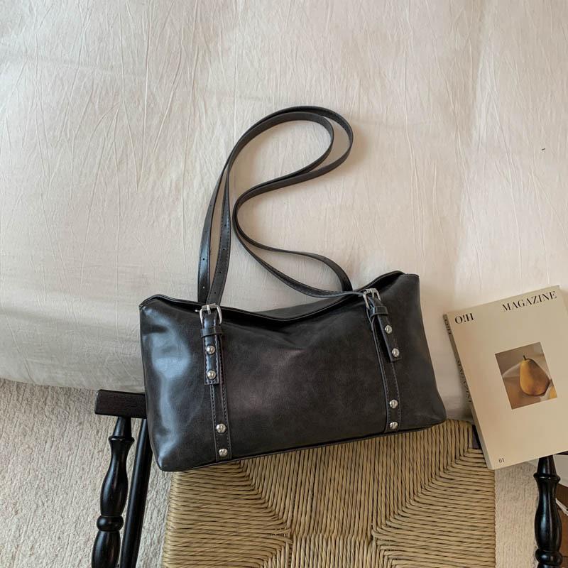 Retro bag women's large capacity 2025 new autumn and winter versatile simple shoulder bag premium texture commuter tote bag