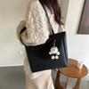 Fashionable Large Capacity Womens Tote Bag Elegant Street Style Shoulder Bag For Daily Wear