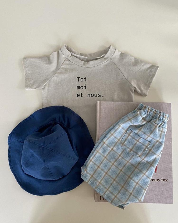 Clearance: Kids' Korean Style Summer Letter Print T-shirt, Versatile Lightweight Short-Sleeved Top for Boys and Girls