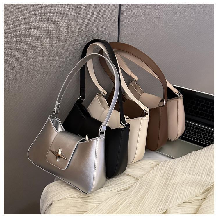 Chic Fashionable Large Capacity Shoulder Bag Women 2023 Autumn New Trend Retro Commuter Underarm Bag Female