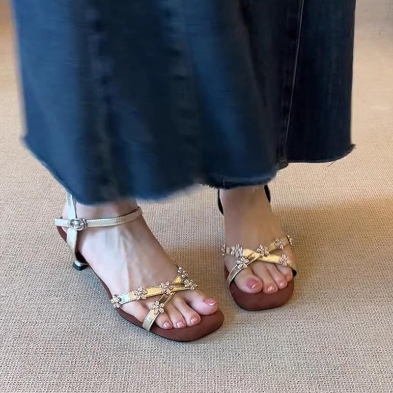 French rhinestone flower with square head sandals women's 2025 summer new temperament versatile skirt high-heeled sandals