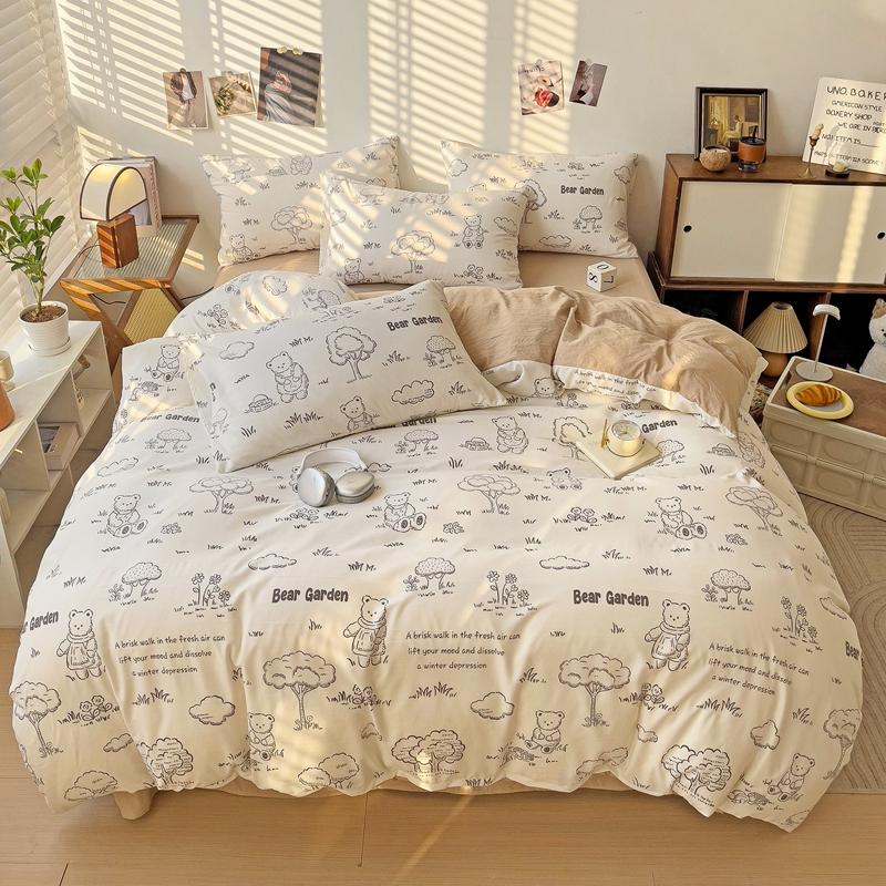 Cute Cartoon Bear Duvet Cover Set For Girls Child Room Decor Kawaii Strawberry Comforter Cover 3/4Pcs Washed Cotton Bedding Set