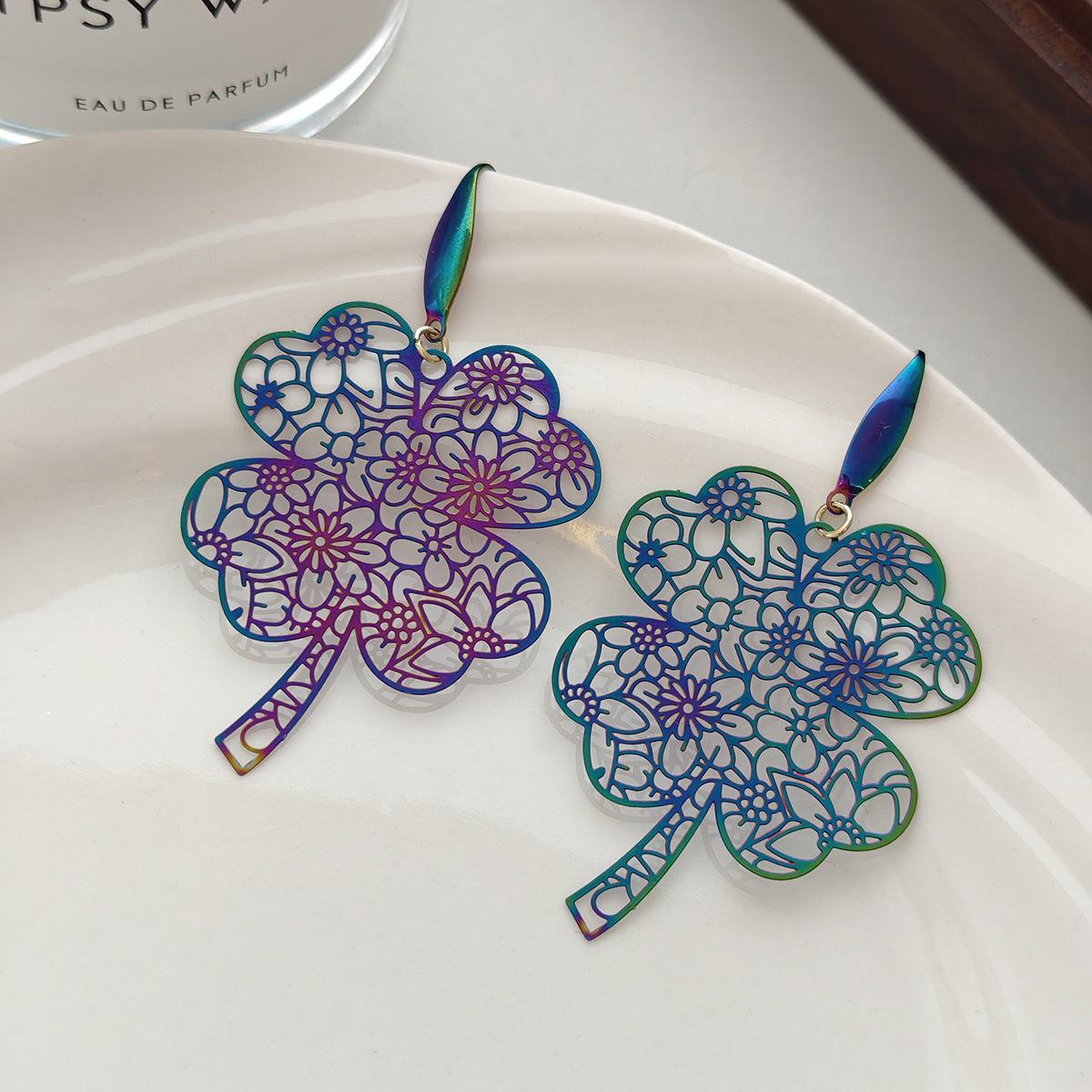 

Purple Dream Gradual Change Leaves Hollow Ear Hook, Light Luxury Bohemian Creative Design Earrings